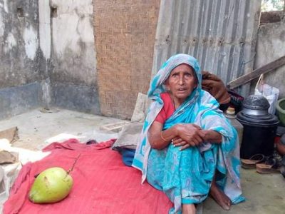 গফরগাঁওয়ে স্বামীর ভিটাতে বৃদ্ধাকে ঠাঁই দিচ্ছে না একমাত্র ছেলে