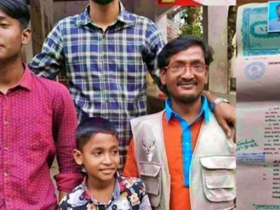 দুই সন্তানসহ ইসলাম ধর্ম গ্রহণ করেছেন সাংবাদিক মানিক