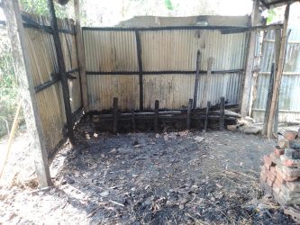 ধোবাউড়ায় আগুনে পুড়ল পরিবারের শেষ সম্বল দুটি গরু