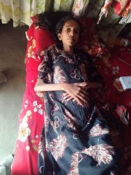 আমার চেরিডা মরতাছে! টেহার লাইগ্গা চিকিৎসা করাইতাম পারতাছি না….