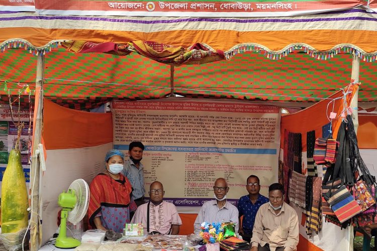 ধোবাউড়ায় সুবর্ণজয়ন্তী মেলায় নজর কাড়ছে টিডব্লিওএ’র স্টল