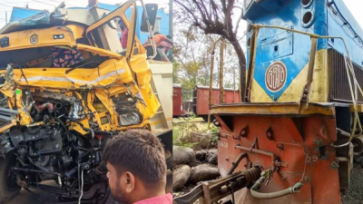 ময়মনসিংহ নগরীর ঘুন্টিতে ট্রেন-ট্রাকের সংঘর্ষে ট্রেন চালক আহত