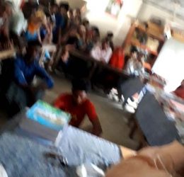 ফুলবাড়ীয়ায় নবম শ্রেনীর শিক্ষার্থীকে অপহরণের চেষ্টায় আটক ২