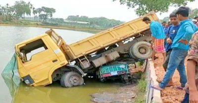 ভালুকায় ট্রাকচাপায় অটোরিকশার চালকসহ  নিহত ৩