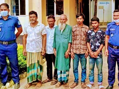 তারাকান্দায় ৮ কোটি ১৪ লাখ টাকার কোবরা সাপের বিষসহ গ্রেপ্তার ৫