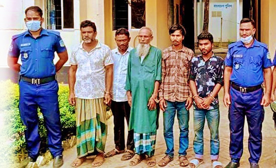 তারাকান্দায় ৮ কোটি ১৪ লাখ টাকার কোবরা সাপের বিষসহ গ্রেপ্তার ৫