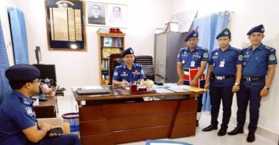 অতিরিক্ত ডিআইজি শাহ আবিদ হোসেনের কোতোয়ালী মডেল থানা পরিদর্শন