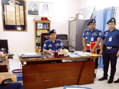 অতিরিক্ত ডিআইজি শাহ আবিদ হোসেনের কোতোয়ালী মডেল থানা পরিদর্শন