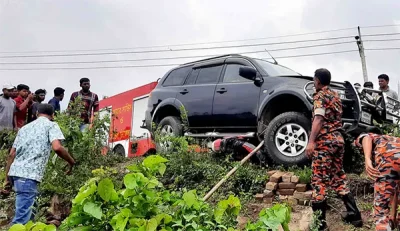 ইউএনওরে গাড়ির চাপায় সাংবাদিক নিহত