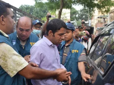 ঘুষের ৮০ হাজার টাকাসহ কারখানা অধিদপ্তরের উপমহাপরিদর্শক আটক