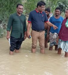 সিলেট ডোমেইন প্রধান আসাদুল হকের বন্যা দূর্গত এলাকা পরিদর্শন