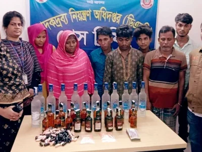 ময়মনসিংহে ৫ রোহিঙ্গাসহ গ্রেফতার ৭ঃ  ৭ হাজার ইয়াবা, ৩৪ বোতল মদ উদ্ধার