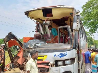 ফুলপুরে একই স্থানে ২টি দুর্ঘটনা ৪টি বাস ও কার ক্ষতিগ্রস্থঃ আহত ১৫