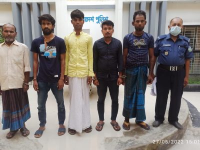 ময়মনসিংহ কোতোয়ালী পুলিশের হাতে সাজাপ্রাপ্ত আসামীসহ গ্রেফতার ৫