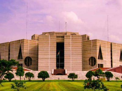 রাজাকারসহ স্বাধীনতাবিরোধীদের তালিকাকরণে সংসদে বিল উত্থাপন, মুক্তিযোদ্ধার সংজ্ঞা চায় বিএনপি
