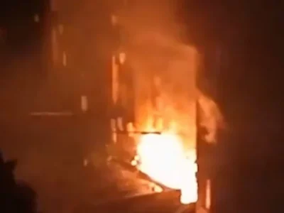 ময়মনসিংহে বজ্রপাতে গ্যাসলাইনে আগুন