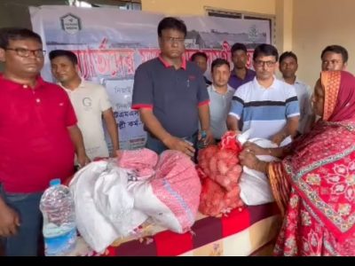 সুনামগঞ্জে  বন্যার্তদের মাঝে টিএমএসএসের  ত্রাণ সামগ্রী বিতরণ 