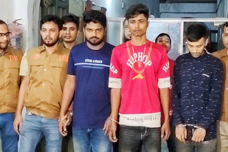 ২০ হাজার টাকা চাঁদার জন্য অটোরিকশা চালক খুনঃ জড়িত ৩জন গ্রেফতার