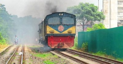 ইঞ্জিন বিকল হওয়ায় ঢাকা-ময়মনসিংহ রুটে ট্রেন চলাচল একঘন্টা বন্ধ ছিল