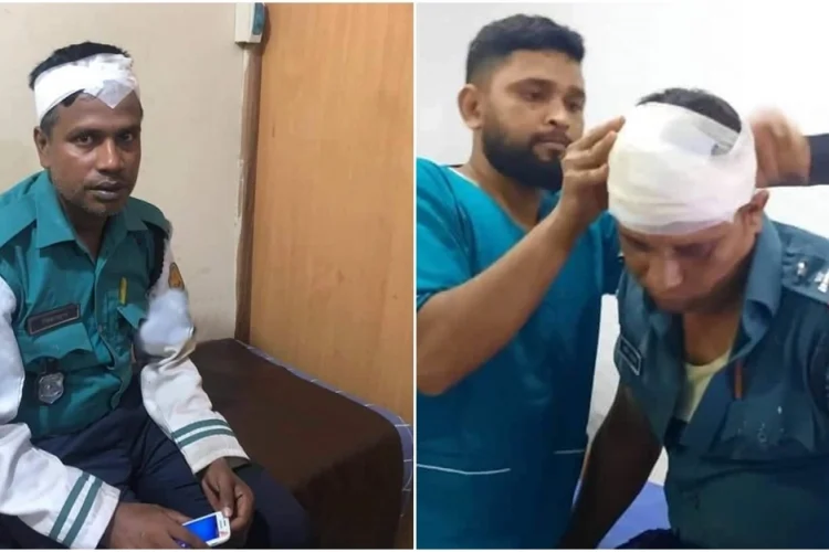 উল্টো পথে মোটরসাইকেল আরোহীকে আটকানোয় ট্রাফিক সার্জেন্টসহ ৩ পুলিশকে মারধর
