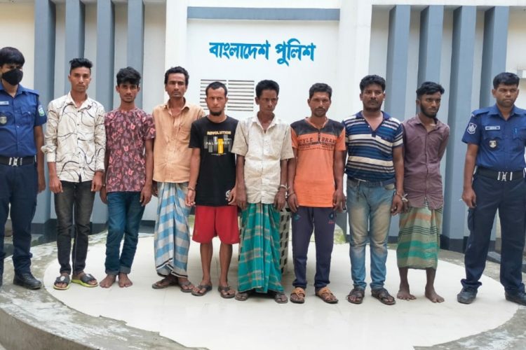 ময়মনসিংহে কোতোয়ালী  অভিযানে সাজাপ্রাপ্তসহ গ্রেফতার ১৩ ॥  ইয়াবা উদ্ধার