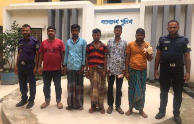 ময়মনসিংহ কোতোয়ালী পুলিশের অভিযানে সাজাপ্রাপ্ত আসামীসহ গ্রেফতার ১১