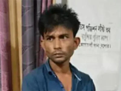 শ্বাসরোধ করে স্ত্রী ও দুই মেয়েকে হত্যাঃ ঘাতক বাবু গ্রেফতার