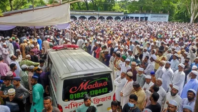 মর্মান্তিক ট্রেন দুর্ঘটনায় নিহত ১১ তরুণের জানাজা ও দাফন সম্পন্ন