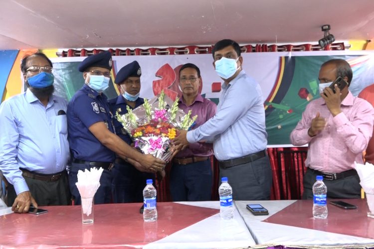 এনটিভির বিশ বছরে পদার্পন উপলক্ষে ময়মনসিংহে কেটে ফুলেল শুভেচ্ছা বিনিময় ও আলোচনা সভা