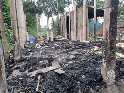 ফুলবাড়ীয়ায় বিদ্যুতের আগুনে পুড়ে ছাই কৃষকের বসত ঘর