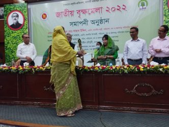বগুড়ার টিএমএসএস বৃক্ষ রোপণে জাতীয় পুরস্কারে ভূষিত