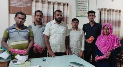 বার্ষিক টার্গেট অর্জন করায় ছাগলনাইয়া শাখার কর্মকর্তাদের পুরস্কার প্রদান