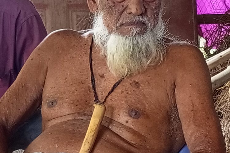 ফুলবাড়ীয়ায় পিতার সাথে সন্তানের প্রতারণা লিখে নিয়েছে কয়েক কোটি টাকার সম্পত্তি