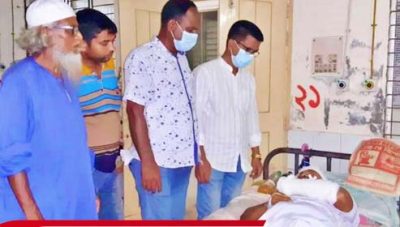 শিক্ষককে পিটিয়ে মাথা ফাটিয়েছেন কিশোর-গ্যাংরা