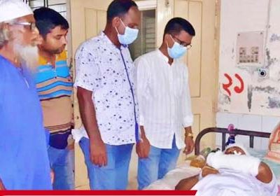 শিক্ষককে পিটিয়ে মাথা ফাটিয়েছেন কিশোর-গ্যাংরা