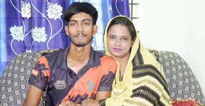 ফেসবুকে প্রেম করে শিক্ষিকাকে বিয়ে করলো কলেজ ছাত্র