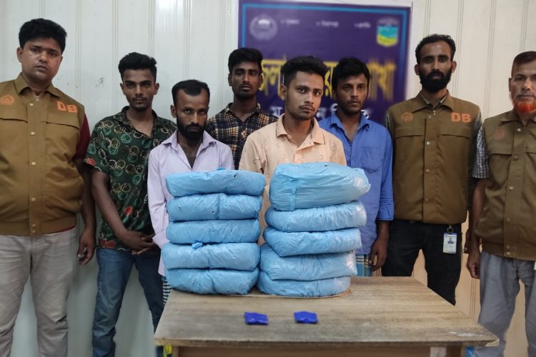 ময়মনসিংহে   ইয়াবা ও গাঁজাসহ ৫ মাদক ব্যবসায়ী গ্রেপ্তার