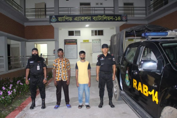 ময়মনসিংহের ঈশ্বরগঞ্জে ৩২১টি জাল আমেরিকান ডলারসহ গ্রেফতার ২