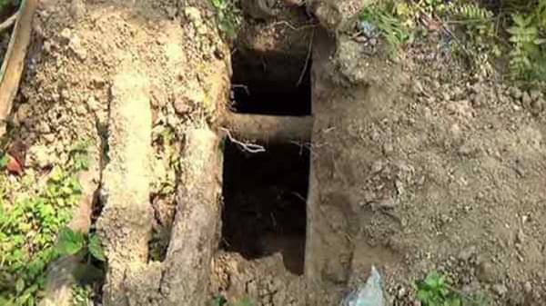 ফুলবাড়ীয়ায় কবর থেকে কংকাল চুরি