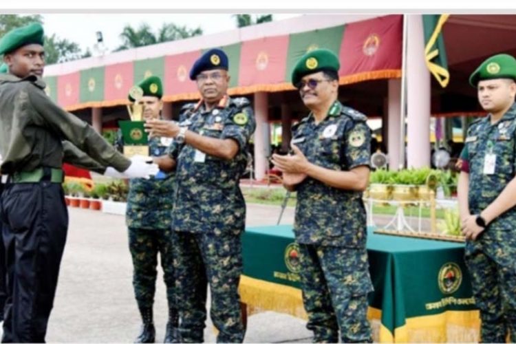 গাজীপুর আনসার ভিডিপি একাডেমিতে আনসার মৌলিক প্রশিক্ষণের সমাপনী কুচকাওয়াজ অনুষ্ঠিত