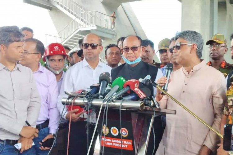 পদ্মা সেতুতে রেল ট্র্যাক বসানোর কাজ শুরু