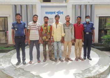 ময়মনসিংহ কোতোয়ালী পুলিশের অভিযানে সাজাপ্রাপ্তসহ গ্রেফতার ১১ঃ মাদক উদ্ধার