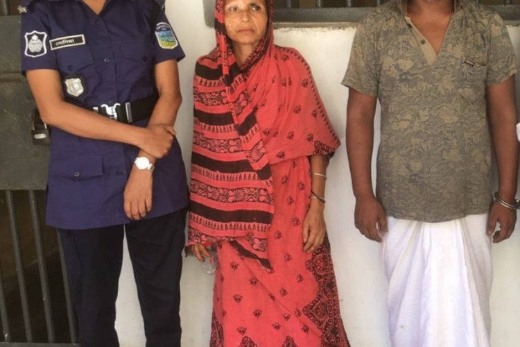 ময়মনসিংহে ১নং ফাঁড়ির পুলিশ হাতে ৩ কেজি গাজাসহ নারী মাদক ব্যবসায়ী গ্রেফতার