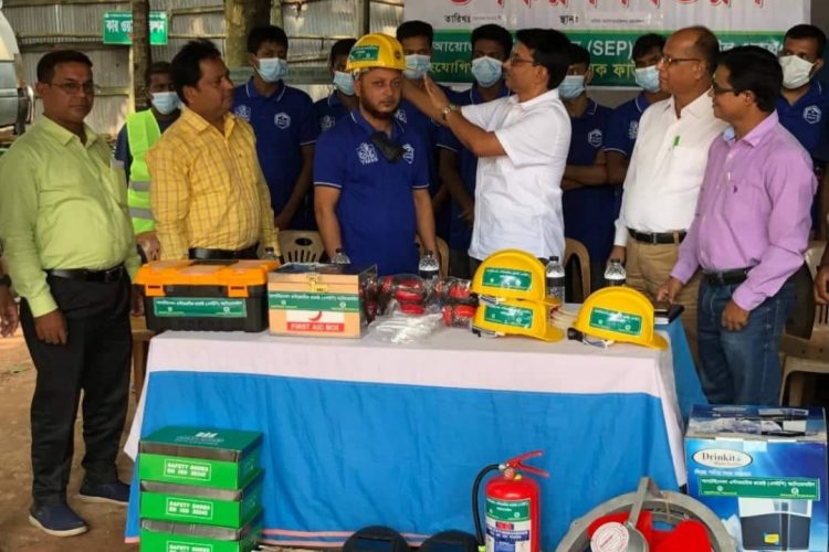 বগুড়ায় টিএমএসএস-এর এসইপি অটোমোবাইল প্রকল্পের সুবিধা ভোগীেদর অনুদান প্রদান