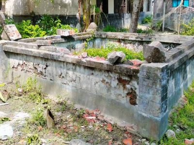 পৈত্রিক সম্পত্তি ভাগাভাগি নিয়ে বাবার কবর ভাঙচুর করলেন ছেলে