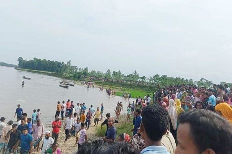 পঞ্চগড়ে নৌকা ডুবে ১৩ জনের মৃত্যু