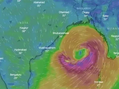 আজ মধ্যরাতের পর ঘূর্ণিঝড়টি উপকূল অতিক্রম করতে পারে