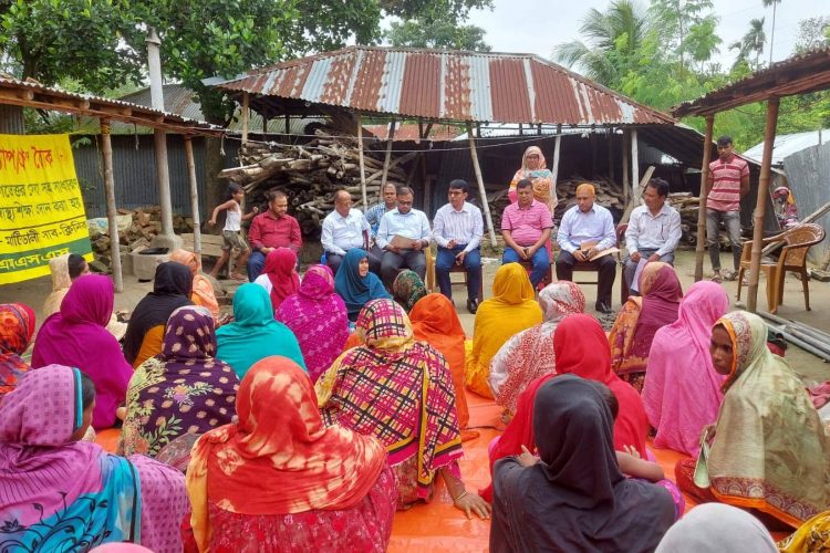 বগুড়ায় টিএমএসএসের কার্যক্রম পরিদর্শন করেন ইউবিআইসিও এর প্রতিনিধি দল