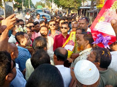 ফুলবাড়ীয়ায় কেন্দ্রীয় ছাত্রদল নেতার আগমনে শোডাউন