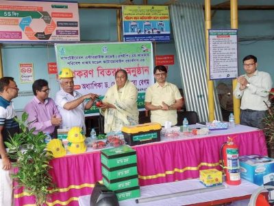 বগুড়ায় টিএমএসএসের অটোমোবাইল উদ্যোক্তার মধ্যে উপকরণ বিতরণ